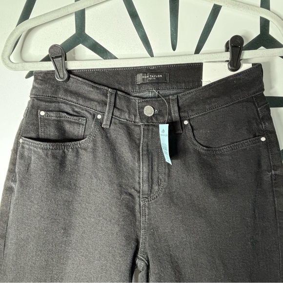NWT Ann Taylor The Taper Jeans Mid Rise Black - Picture 2 of 9